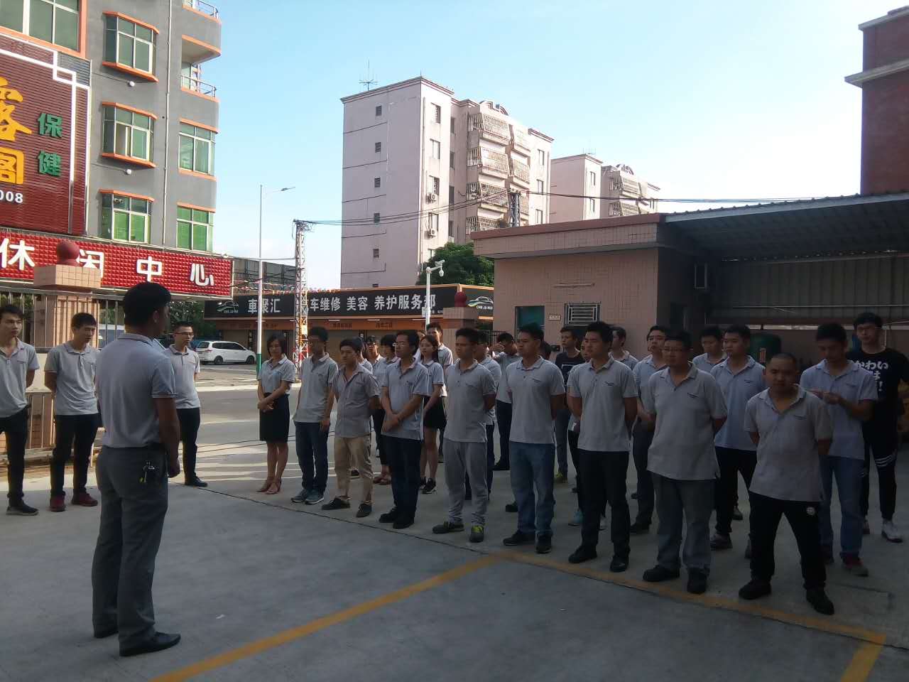 注塑機(jī)機(jī)械手產(chǎn)品品質(zhì)的保證從每周一的早會開始